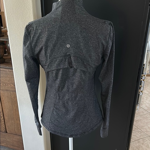 Lululemon Defined Zip-Up Jacket - Picture 5 of 9
